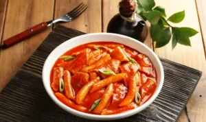 Tteokbokki (떡볶이) (1) Makanan Korea yang Paling Viral: Tren, Fakta, dan Rekomendasi